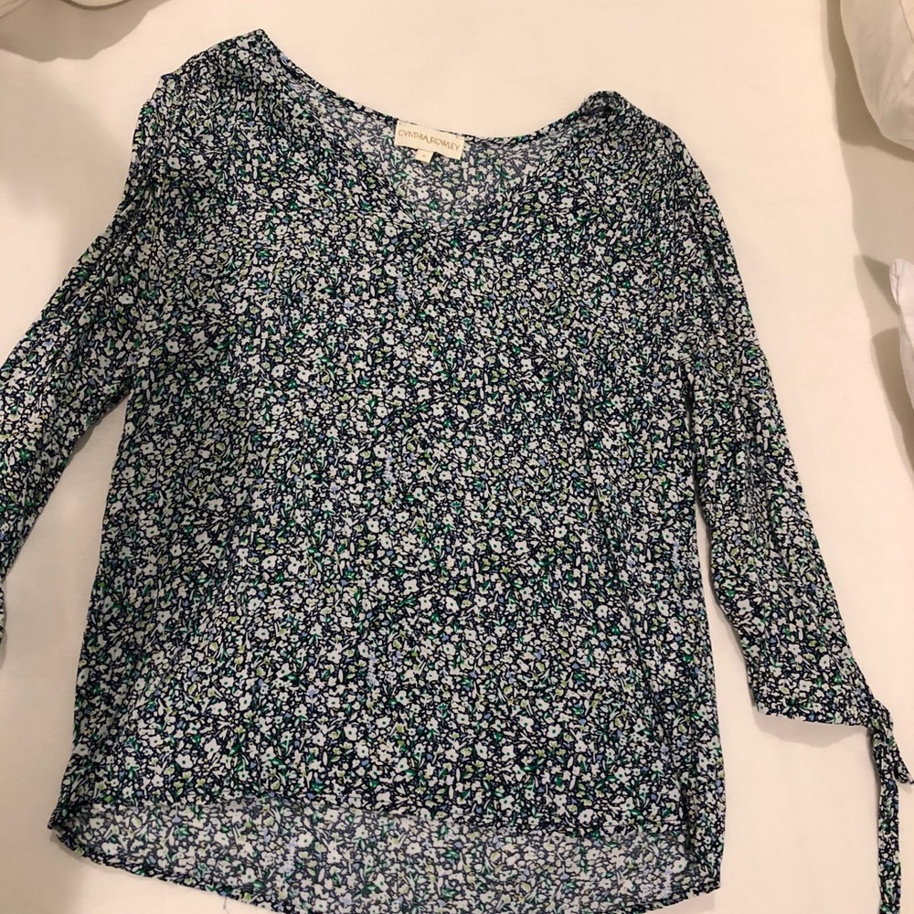 LIKE NEW CYNTHIA ROWLEY BLOUSE